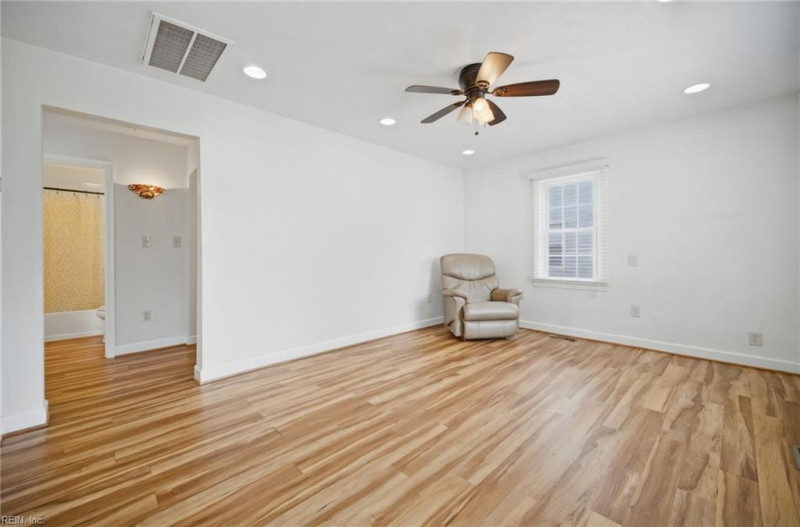 Photo 9 of 26 residential for sale in Portsmouth virginia