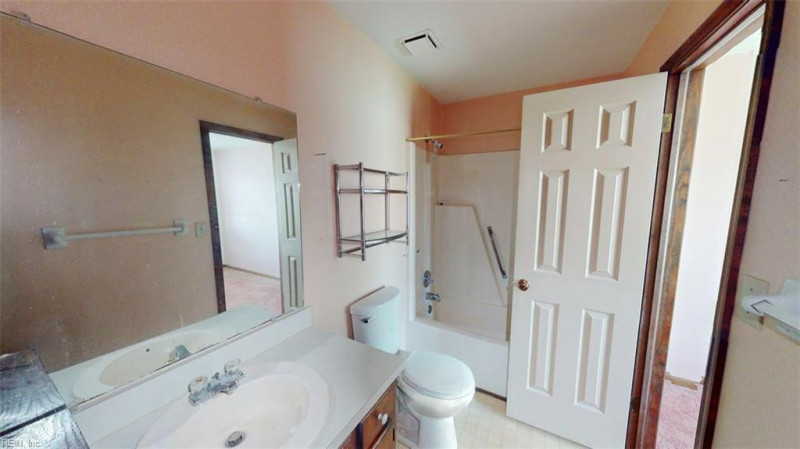 Photo 19 of 39 residential for sale in Chesapeake virginia Photo 19 of 39 residential for sale in Chesapeake virginia