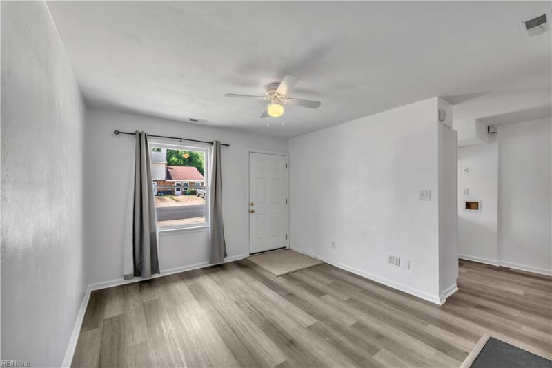 Photo 7 of 25 residential for sale in Virginia Beach virginia