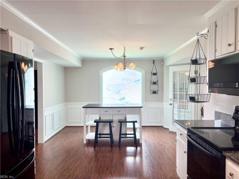 Photo 14 of 46 residential for sale in Hampton virginia