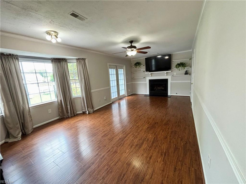 Photo 15 of 46 residential for sale in Hampton virginia