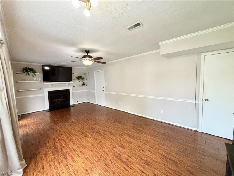 Photo 16 of 46 residential for sale in Hampton virginia