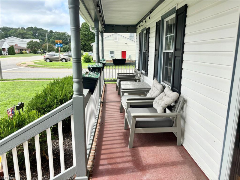Photo 5 of 46 residential for sale in Hampton virginia