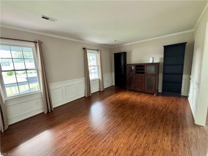 Photo 8 of 46 residential for sale in Hampton virginia