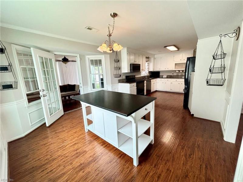 Photo 9 of 46 residential for sale in Hampton virginia