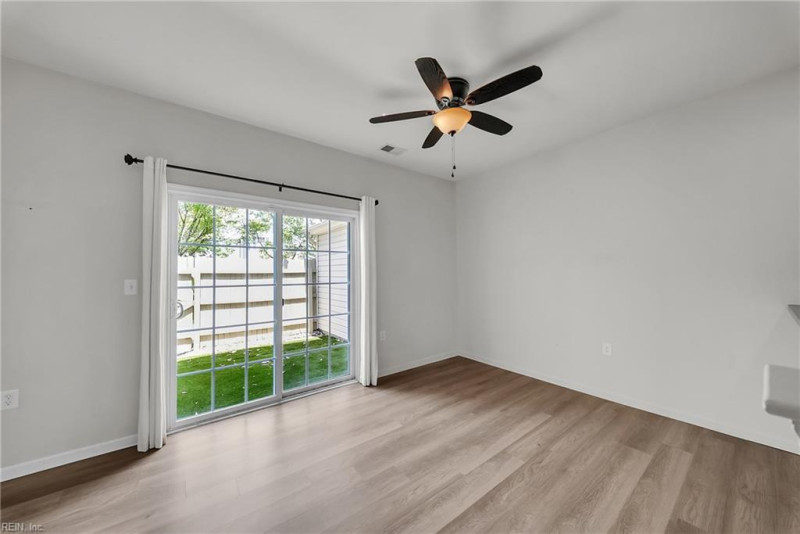 Photo 15 of 48 residential for sale in Chesapeake virginia