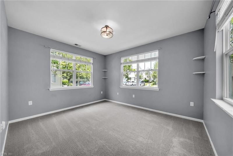 Photo 16 of 48 residential for sale in Chesapeake virginia