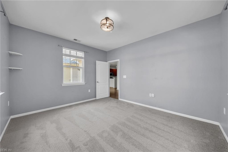 Photo 17 of 48 residential for sale in Chesapeake virginia