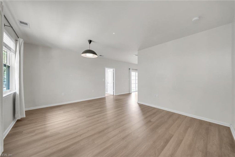 Photo 21 of 48 residential for sale in Chesapeake virginia