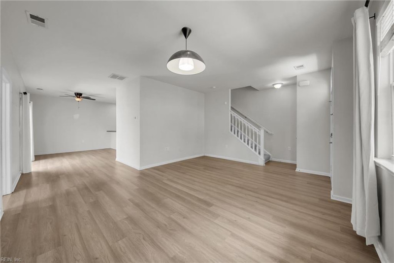 Photo 4 of 48 residential for sale in Chesapeake virginia