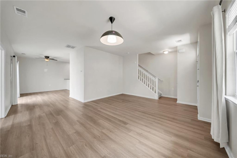 Photo 6 of 48 residential for sale in Chesapeake virginia