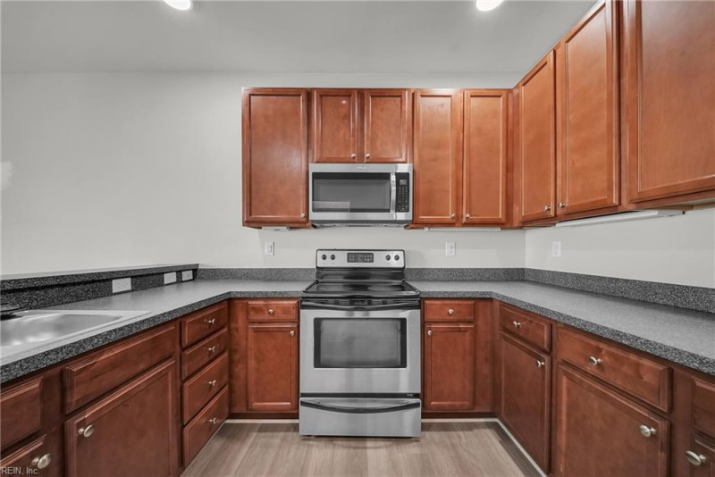 Photo 9 of 48 residential for sale in Chesapeake virginia