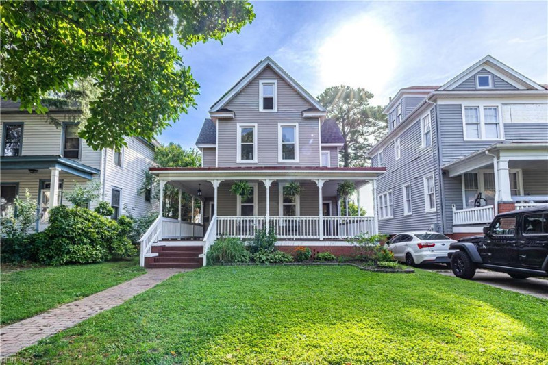 Photo 1 of 31 residential for sale in Chesapeake virginia