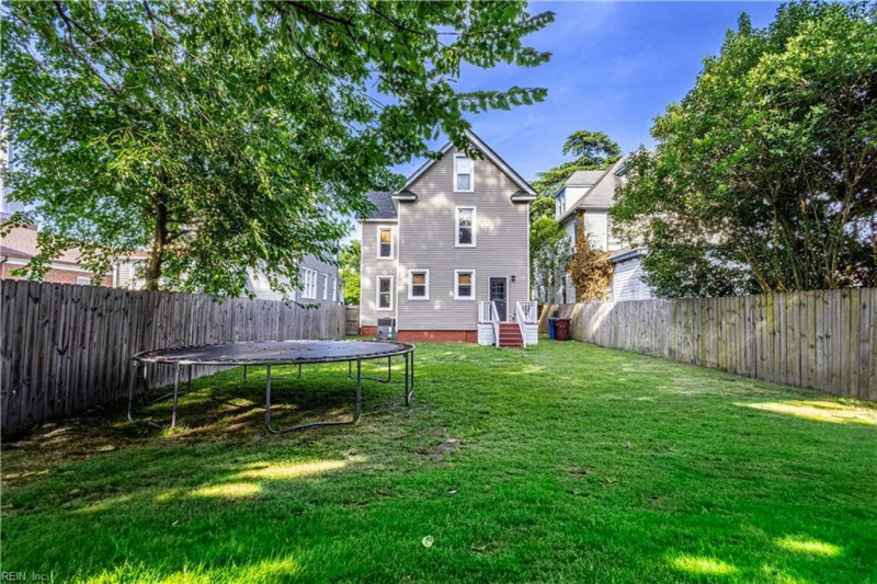 Photo 17 of 31 residential for sale in Chesapeake virginia
