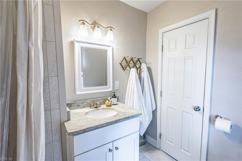 Photo 23 of 31 residential for sale in Chesapeake virginia