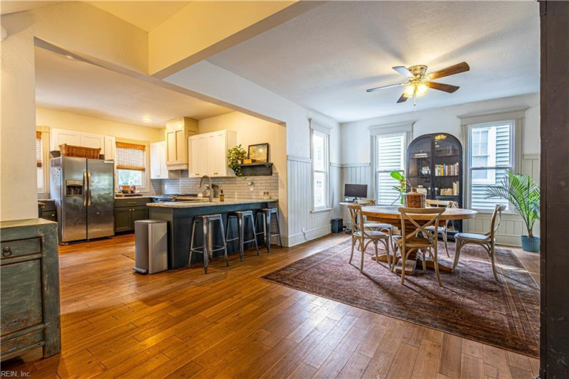 Photo 5 of 31 residential for sale in Chesapeake virginia