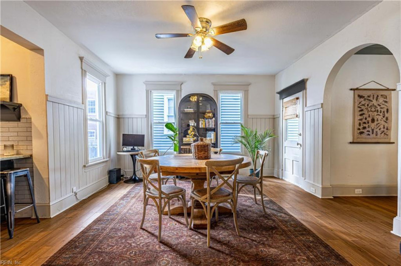Photo 9 of 31 residential for sale in Chesapeake virginia