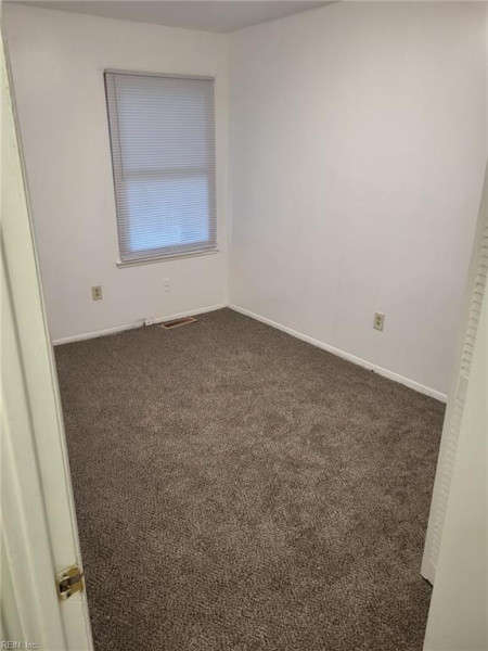 Photo 11 of 26 residential for sale in Portsmouth virginia