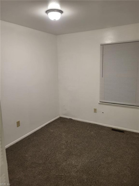 Photo 14 of 26 residential for sale in Portsmouth virginia