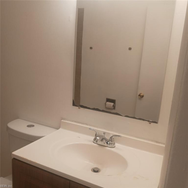 Photo 17 of 26 residential for sale in Portsmouth virginia