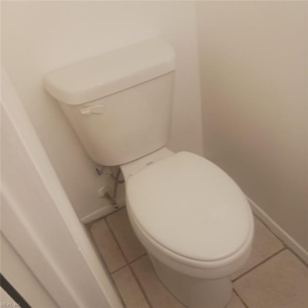 Photo 18 of 26 residential for sale in Portsmouth virginia