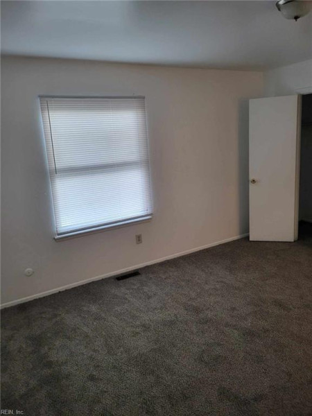 Photo 9 of 26 residential for sale in Portsmouth virginia