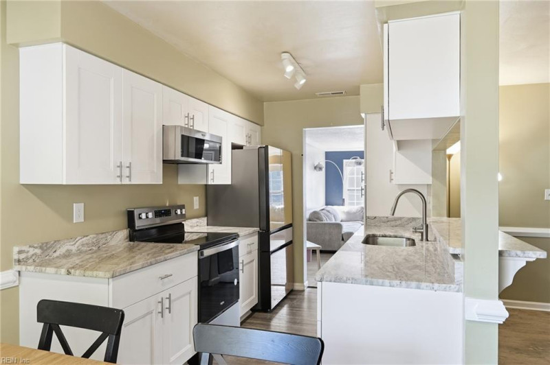 Photo 7 of 21 residential for sale in Virginia Beach virginia