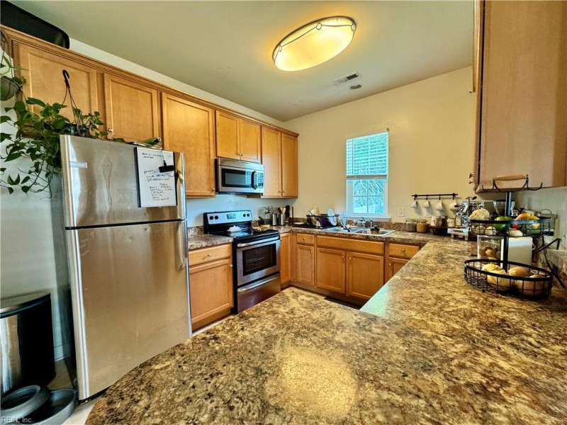 Photo 13 of 40 residential for sale in Norfolk virginia