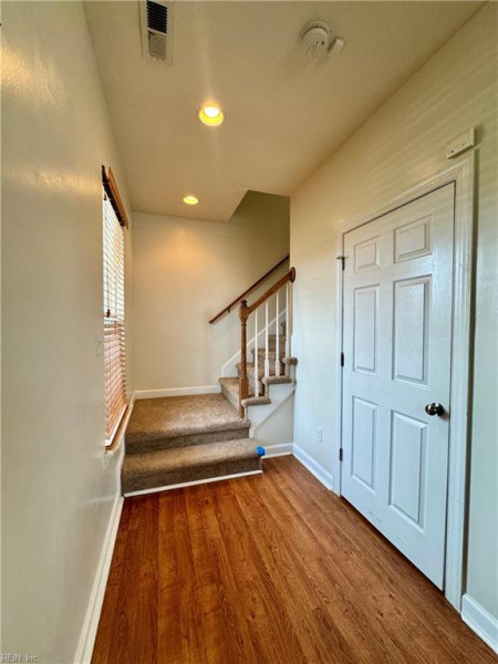 Photo 18 of 40 residential for sale in Norfolk virginia