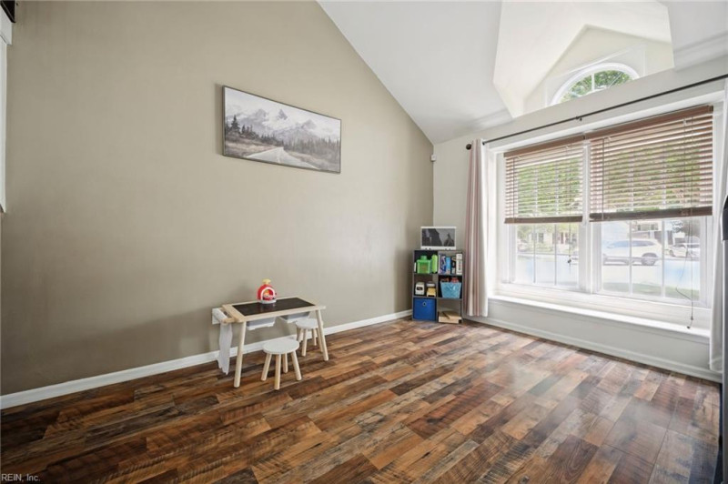 Photo 13 of 49 residential for sale in Hampton virginia