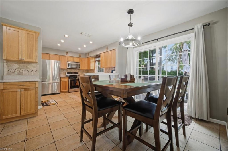 Photo 16 of 49 residential for sale in Hampton virginia
