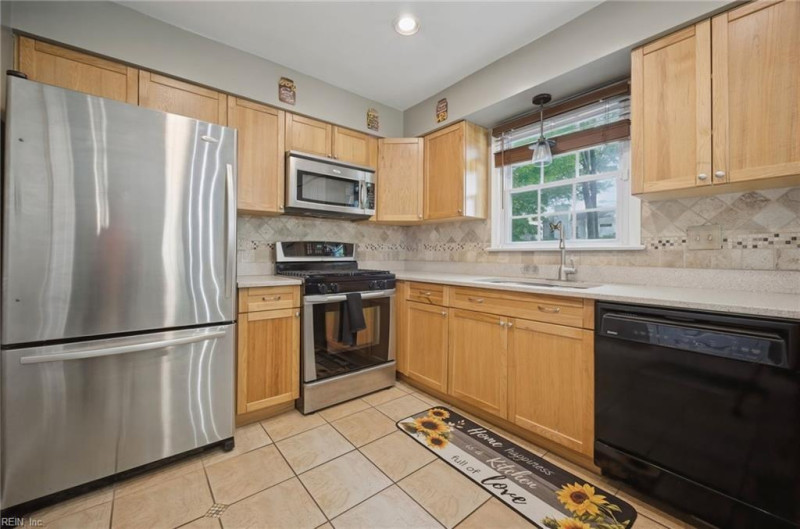 Photo 19 of 49 residential for sale in Hampton virginia