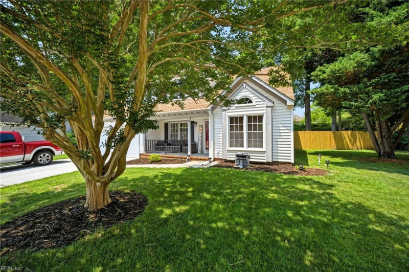 Photo 4 of 49 residential for sale in Hampton virginia