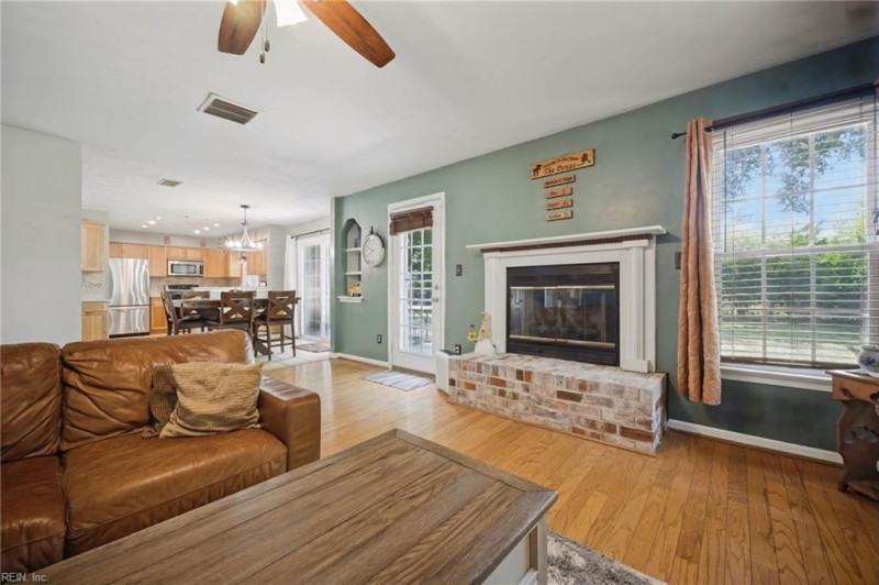 Photo 9 of 49 residential for sale in Hampton virginia