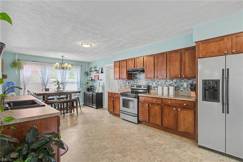 Photo 12 of 39 residential for sale in Virginia Beach virginia