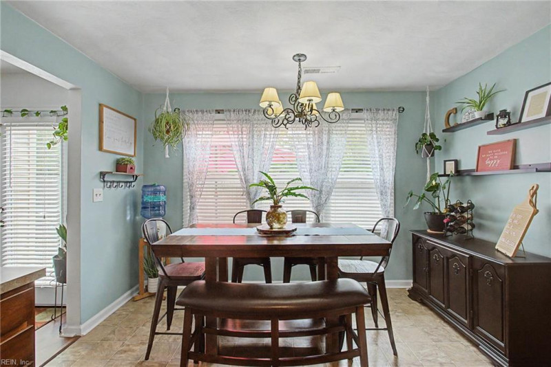 Photo 13 of 39 residential for sale in Virginia Beach virginia