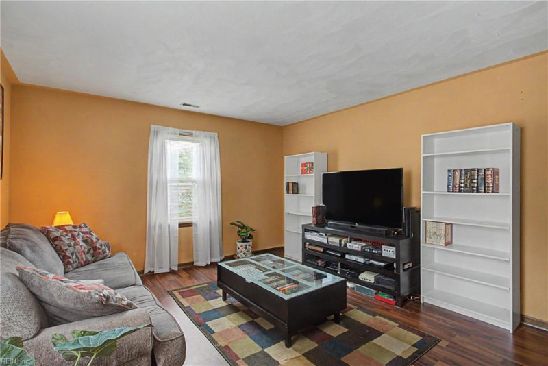 Photo 17 of 39 residential for sale in Virginia Beach virginia