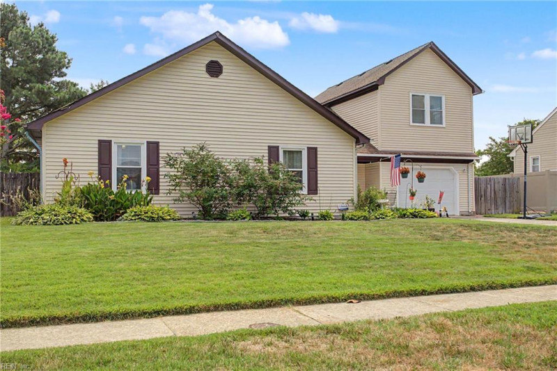 Photo 3 of 39 residential for sale in Virginia Beach virginia