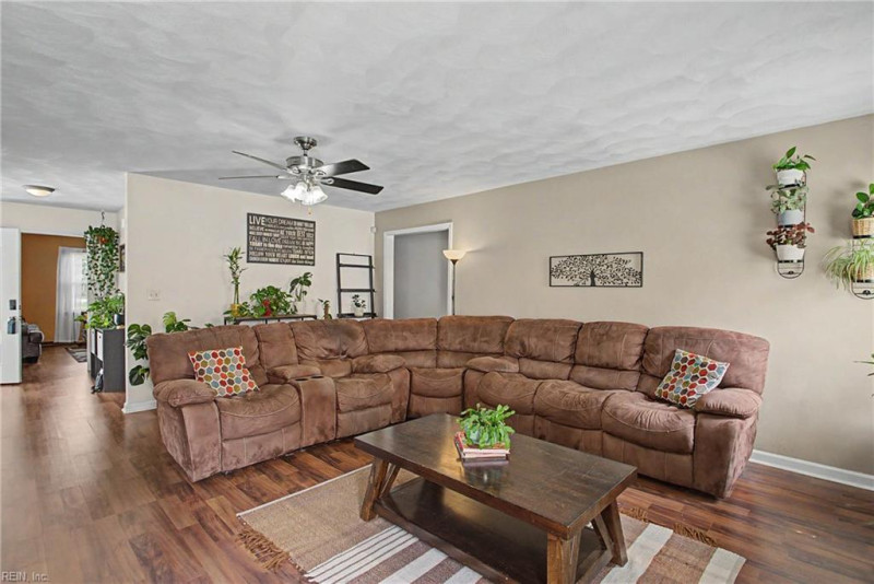 Photo 6 of 39 residential for sale in Virginia Beach virginia
