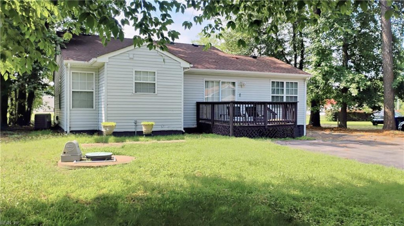 Photo 10 of 35 residential for sale in Suffolk virginia