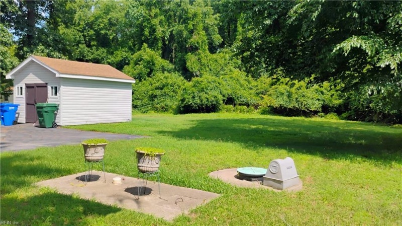Photo 12 of 35 residential for sale in Suffolk virginia