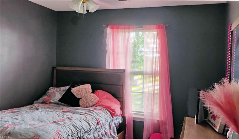 Photo 27 of 35 residential for sale in Suffolk virginia