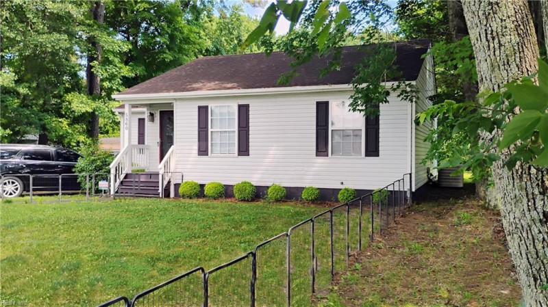 Photo 5 of 35 residential for sale in Suffolk virginia