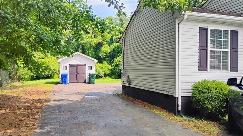 Photo 8 of 35 residential for sale in Suffolk virginia