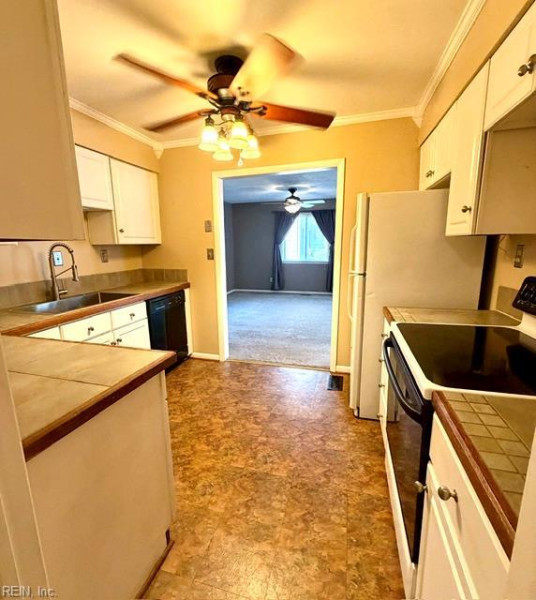 Photo 2 of 21 residential for sale in Virginia Beach virginia