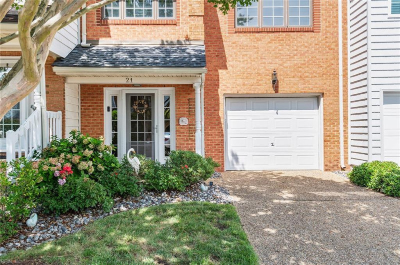 Photo 11 of 47 residential for sale in Hampton virginia