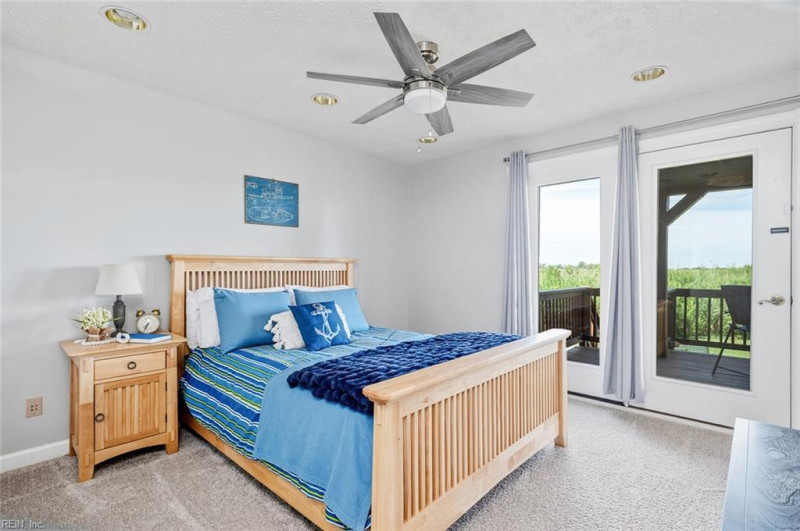 Photo 14 of 47 residential for sale in Hampton virginia