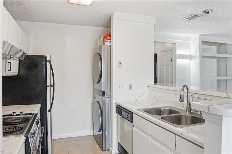 Photo 12 of 29 residential for sale in Hampton virginia