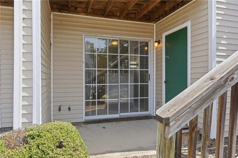 Photo 14 of 29 residential for sale in Hampton virginia
