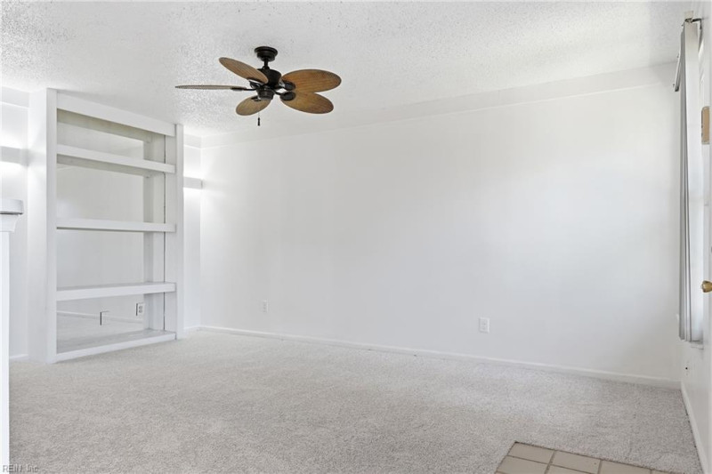Photo 4 of 29 residential for sale in Hampton virginia